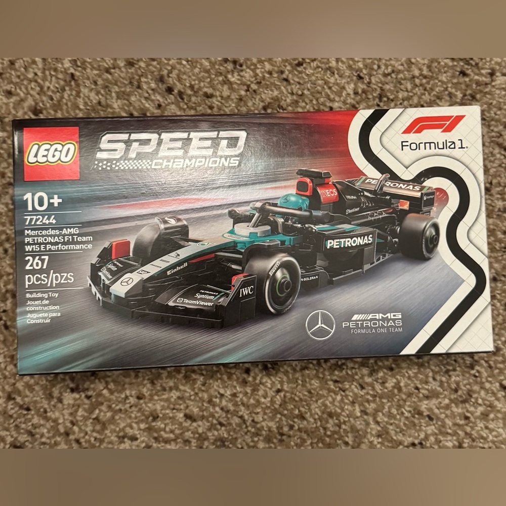 Mercedes – AMG Petronas F1 Team W15E Performance LEGO set NEW
